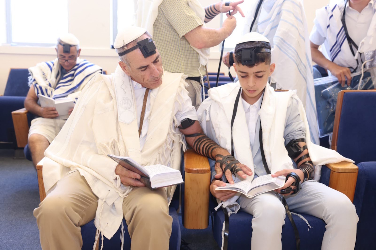 שמחה בבית הכנסת