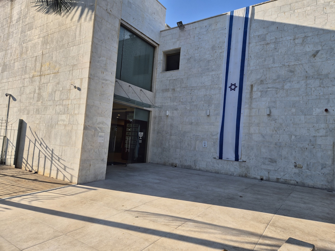גינה ופריחה